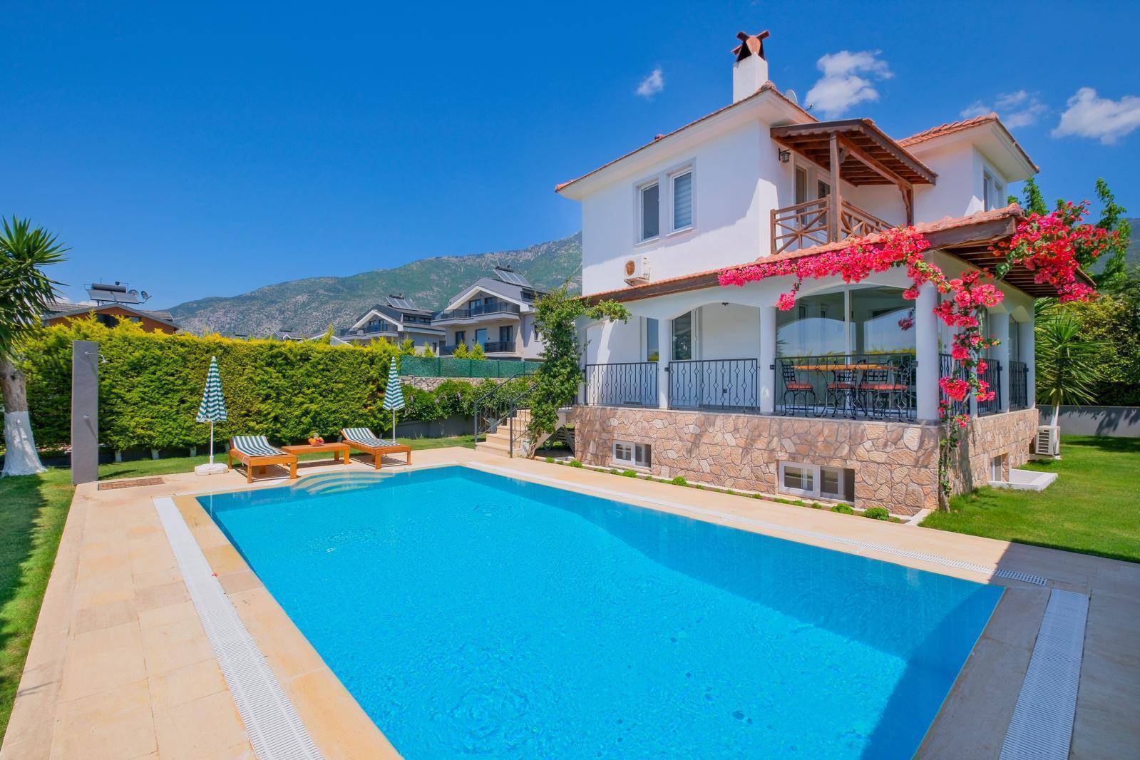 Fethiye Ölüdeniz'de Modern Tasarımlı, Özel Havuzlu, Geniş Villa 45595 — 6