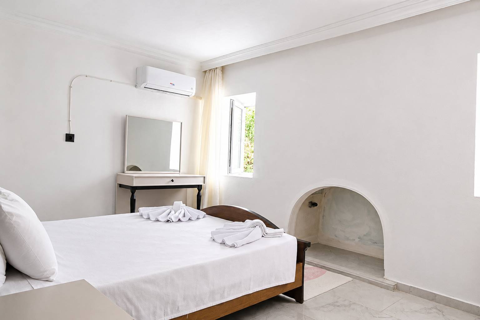 Seydikemer Gerişburnu'nda Doğa İle İç İçe, Özel Havuzlu, Konforlu Villa