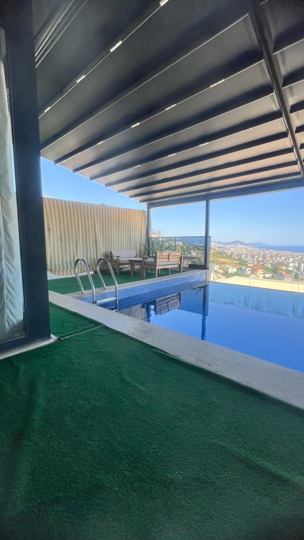 Alanya Büyükhasbahçe'de Merkeze Yakın, Özel Havuzlu, Balayı Villası