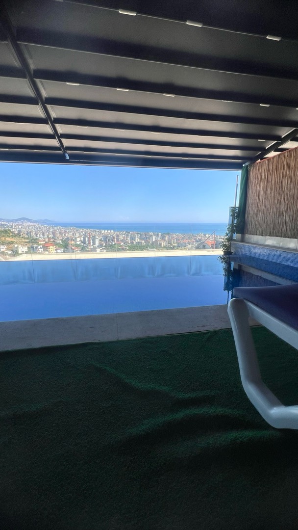 Alanya Büyükhasbahçe'de Merkezi Konumda, Özel Havuzlu, Balayı Villası