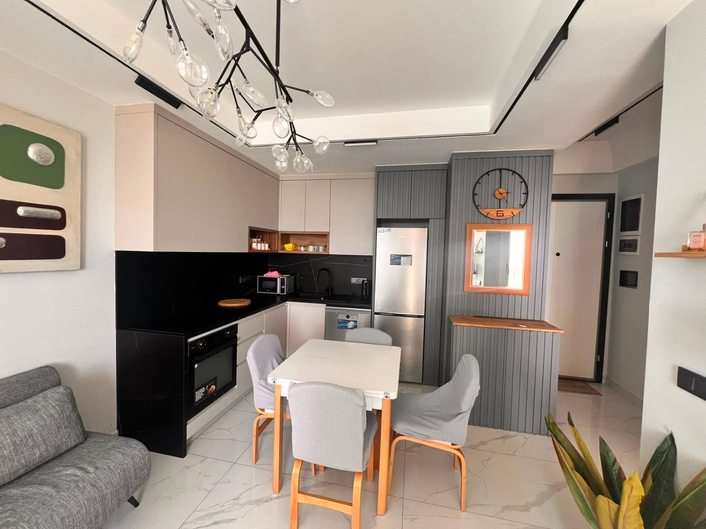 Alanya Mahmutlar'da Denize Yakın, Aquaparklı, Konforlu Daire