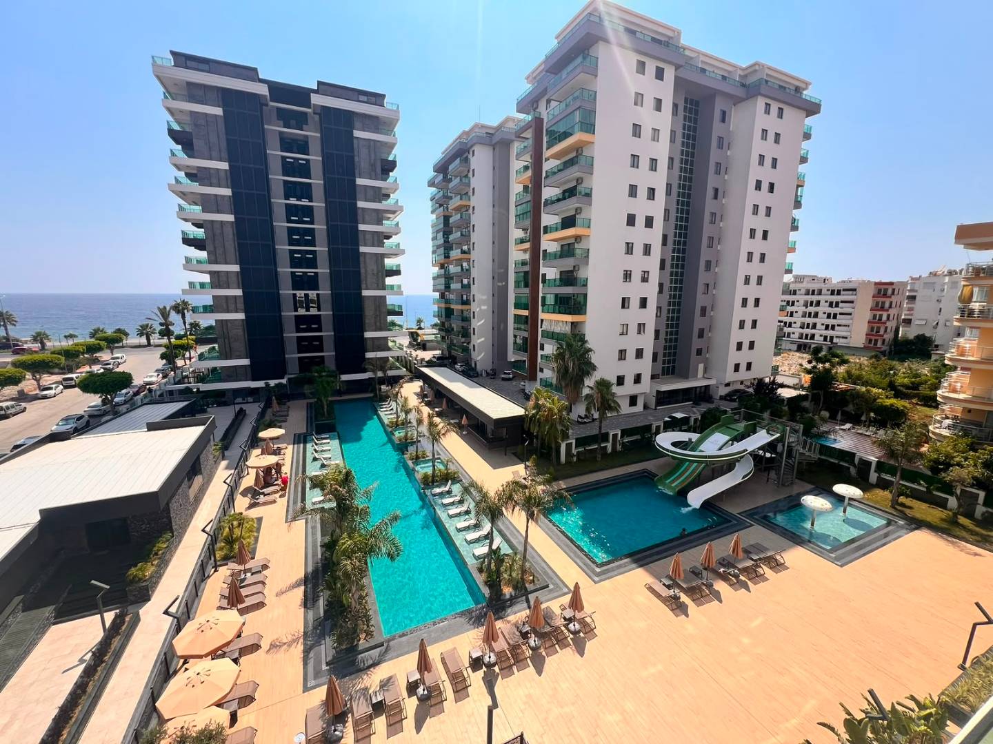 Alanya Mahmutlar'da Denize Yakın, Aquaparklı, Konforlu Daire