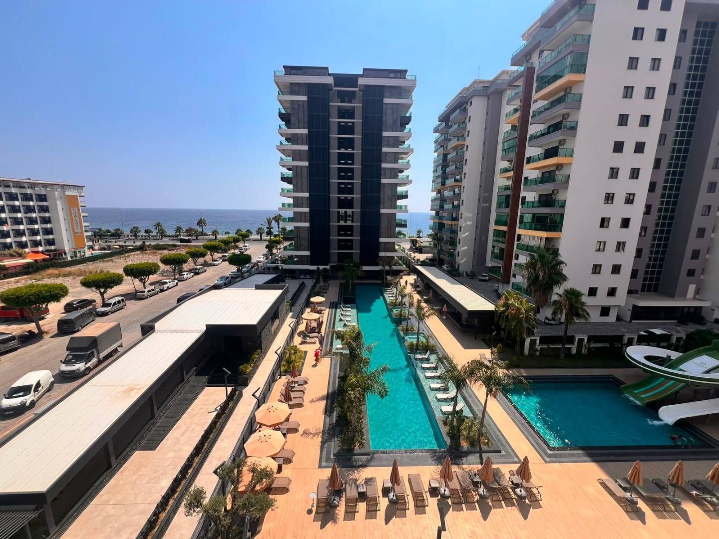 Alanya Mahmutlar'da Denize Yakın, Aquaparklı, Konforlu Daire