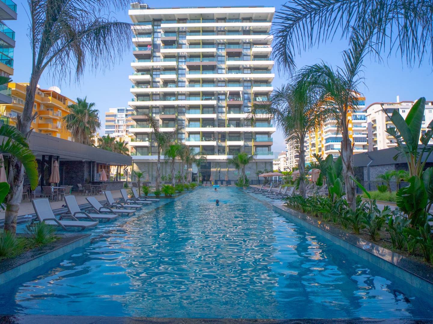 Alanya Mahmutlar'da Denize Yakın, Aquaparklı, Konforlu Daire