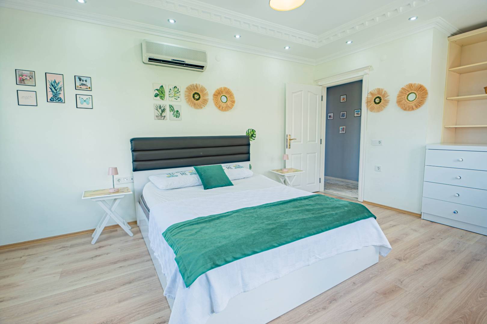 Alanya Sugözü'nde Doğa ve Deniz Manzaralı, Özel Havuzlu, Kiralık Villa