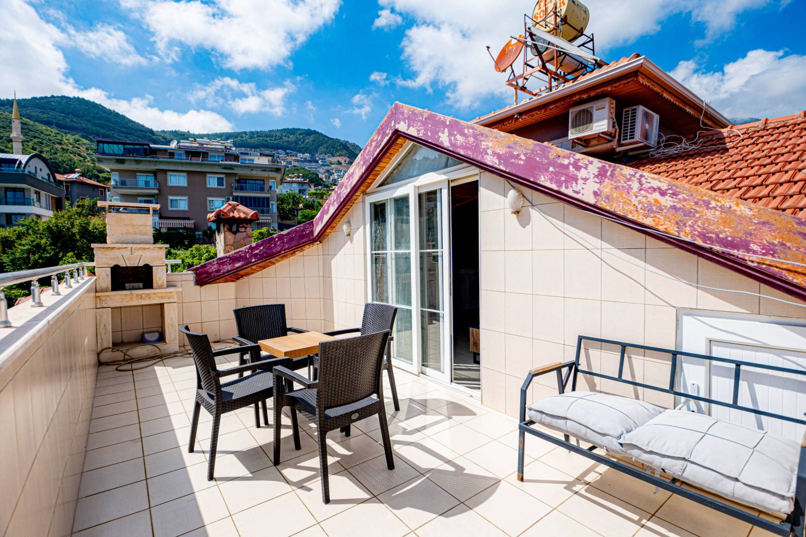 Alanya Sugözü'nde Doğa ve Deniz Manzaralı, Özel Havuzlu, Kiralık Villa