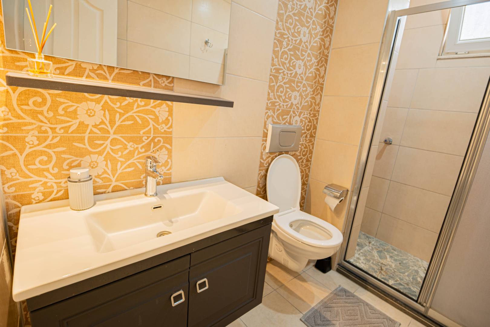 Alanya Sugözü'nde Doğa ve Deniz Manzaralı, Özel Havuzlu, Kiralık Villa