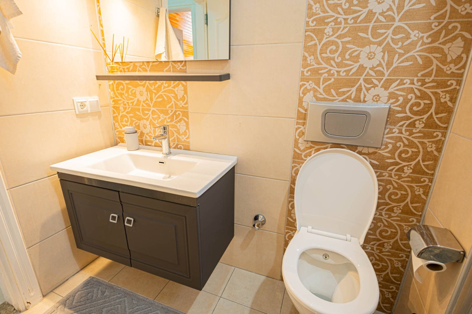 Alanya Sugözü'nde Doğa ve Deniz Manzaralı, Özel Havuzlu, Kiralık Villa