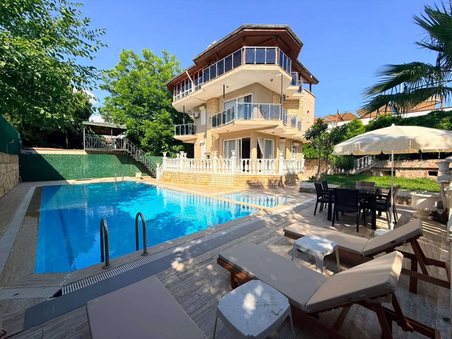 Alanya'da Denize Yakın, Özel Havuzlu, Jakuzili, Lüks Villa 46504 — 2