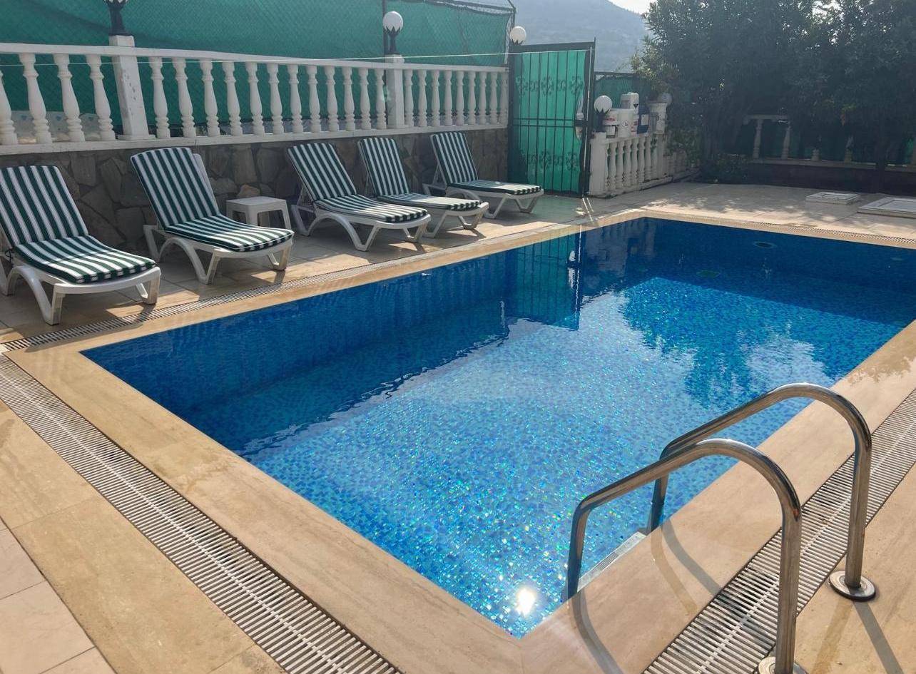 Alanya Tepe'de Deniz ve Orman Manzaralı, Özel Havuzlu, Lüks Villa