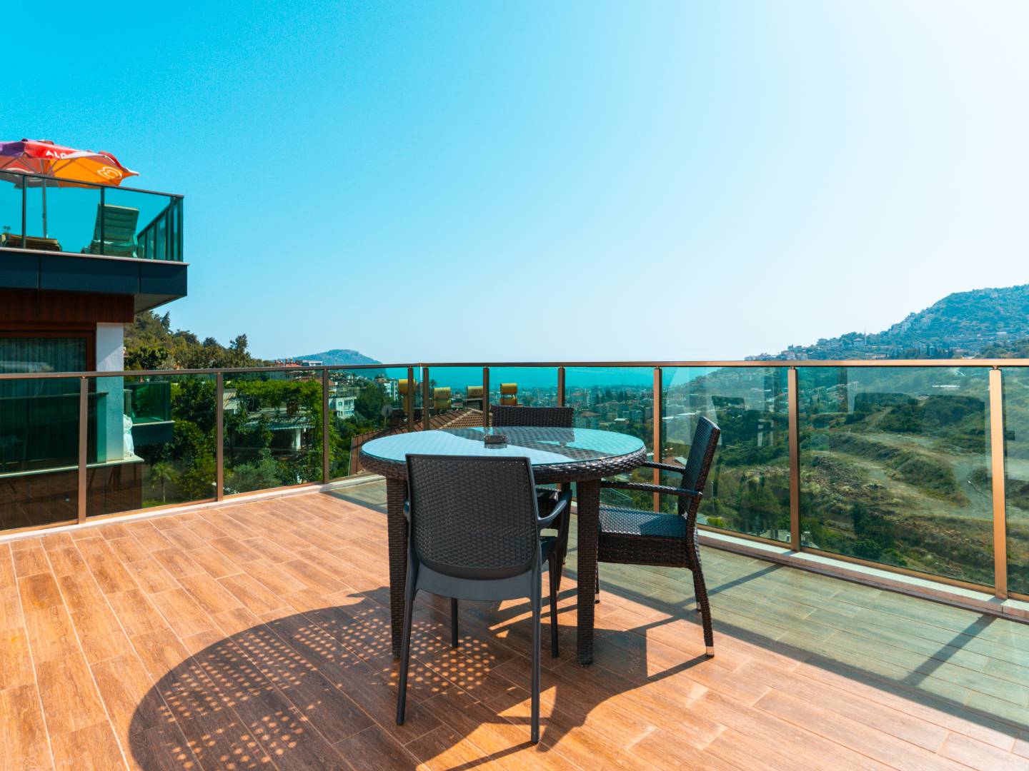 Alanya'da Merkezi Konumda, Deniz Manzaralı, Özel Havuzlu, Geniş Villa