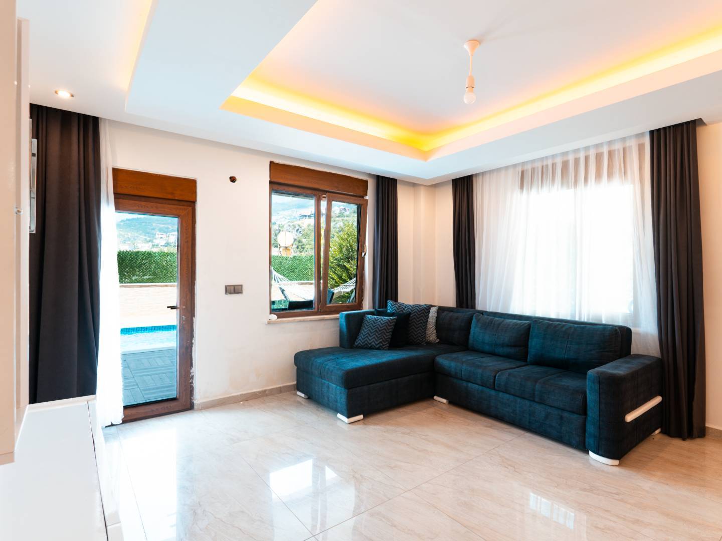 Alanya'da Muhteşem Deniz Manzaralı, Özel Havuzlu, Geniş Villa