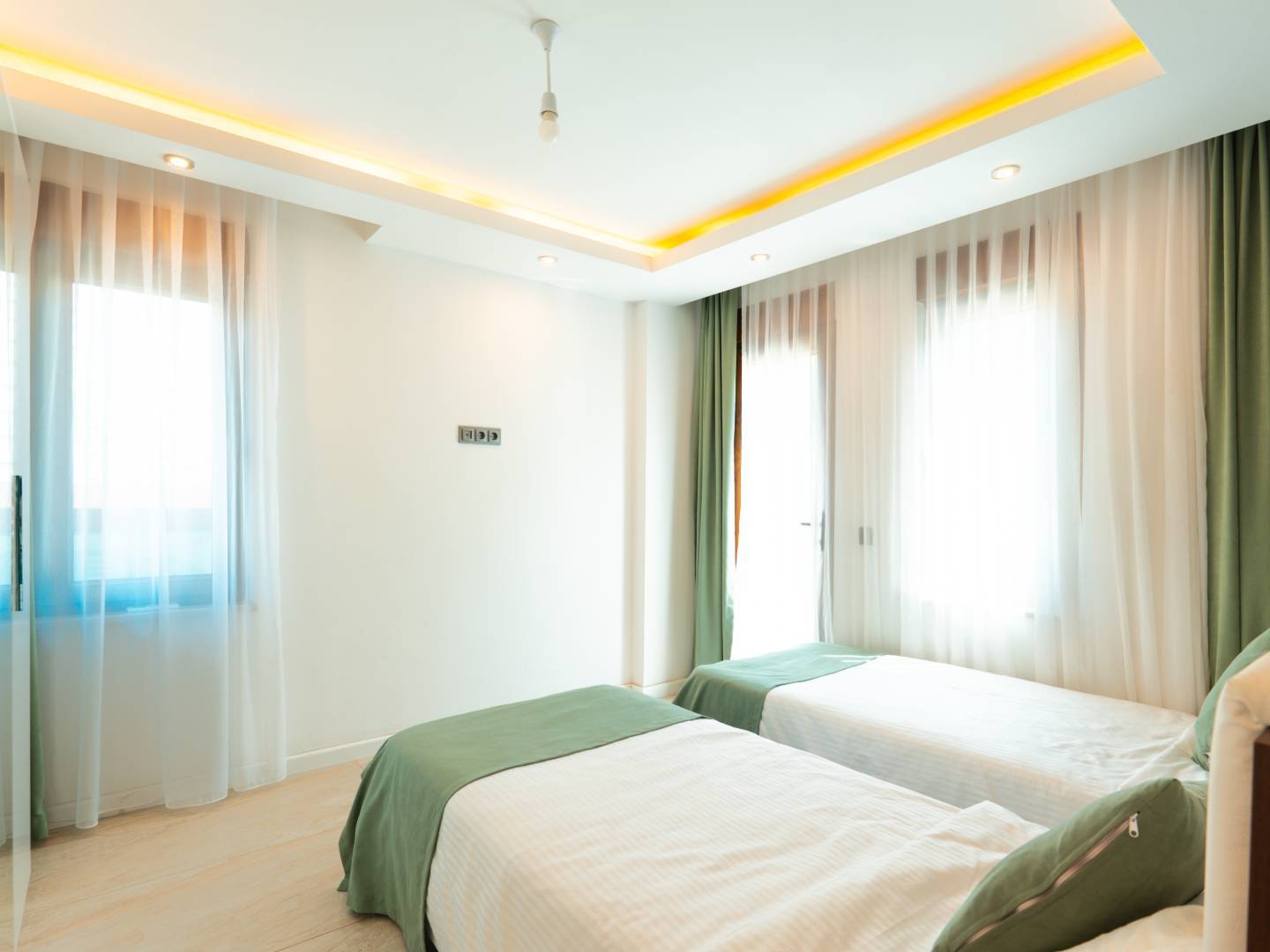 Alanya'da Muhteşem Deniz Manzaralı, Özel Havuzlu, Geniş Villa