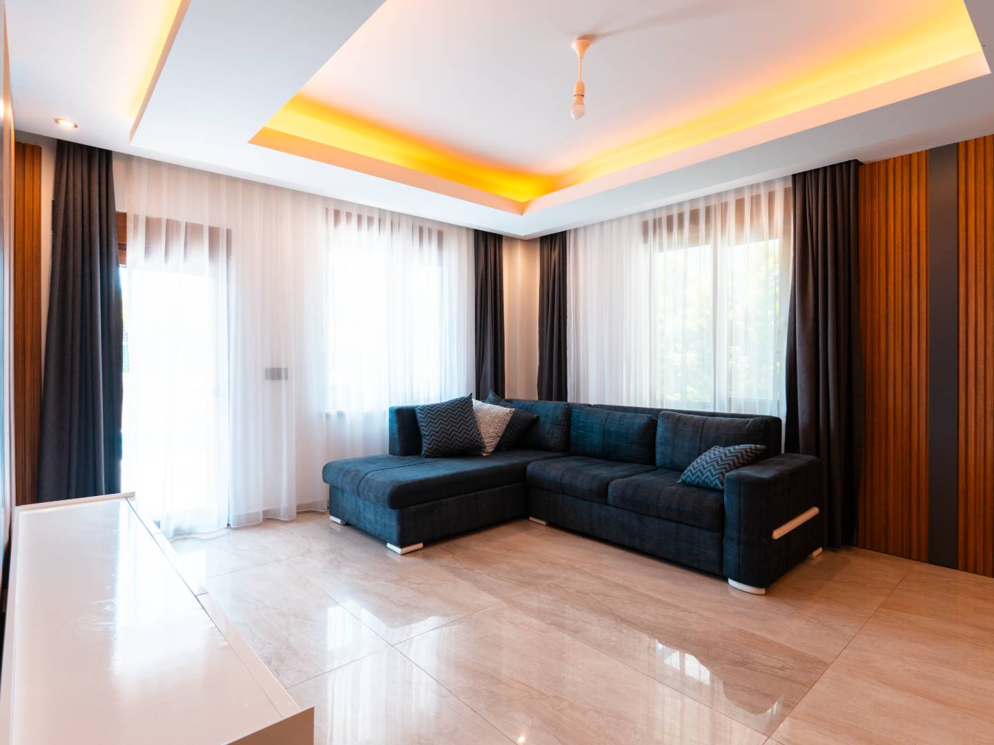 Alanya'da Muhteşem Deniz Manzaralı, Özel Havuzlu, Geniş Villa