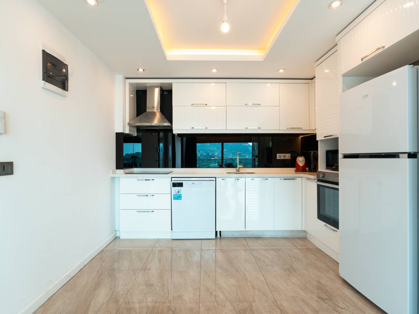 Alanya'da Muhteşem Deniz Manzaralı, Özel Havuzlu, Geniş Villa