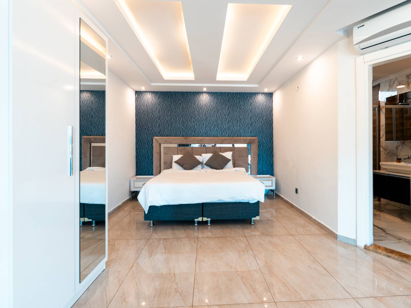 Antalya Alanya'da Geniş Ailelere Uygun, Özel Havuzlu, 5+1 Villa