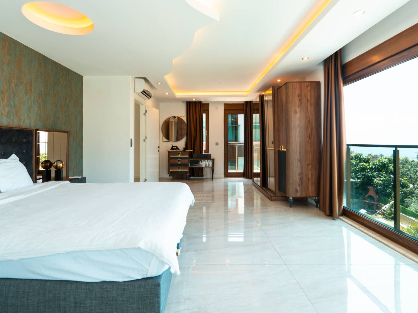 Antalya Alanya'da Geniş Ailelere Uygun, Özel Havuzlu, 5+1 Villa