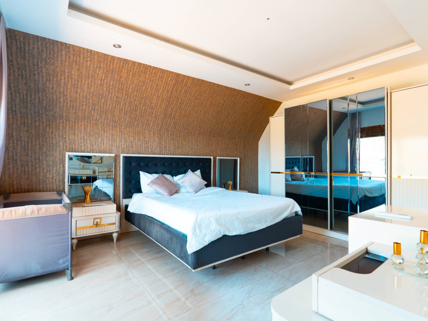 Antalya Alanya'da Geniş Ailelere Uygun, Özel Havuzlu, 5+1 Villa