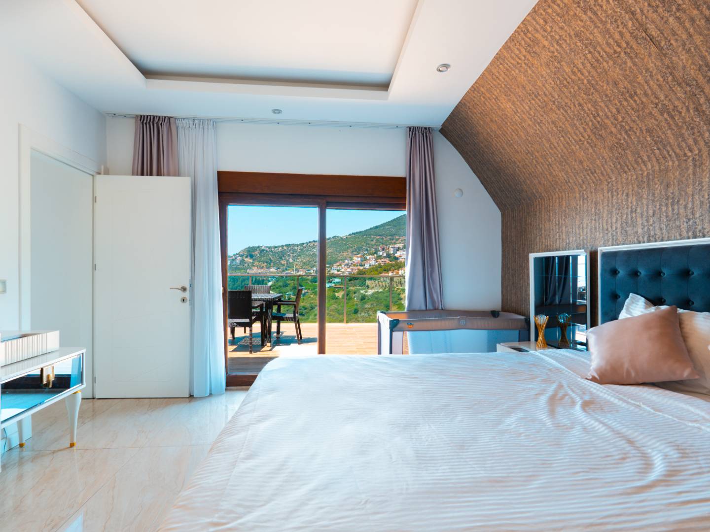 Antalya Alanya'da Geniş Ailelere Uygun, Özel Havuzlu, 5+1 Villa