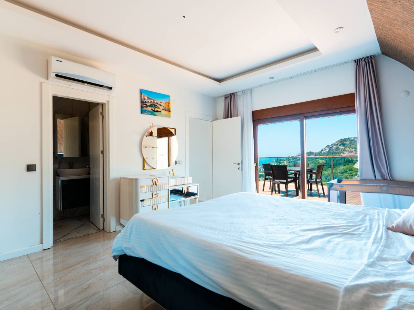 Antalya Alanya'da Geniş Ailelere Uygun, Özel Havuzlu, 5+1 Villa