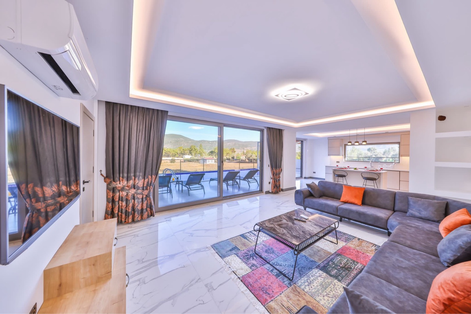 Kaş Uğrar'da Geniş Ailelere Uygun, Özel Havuzlu, Geniş Villa
