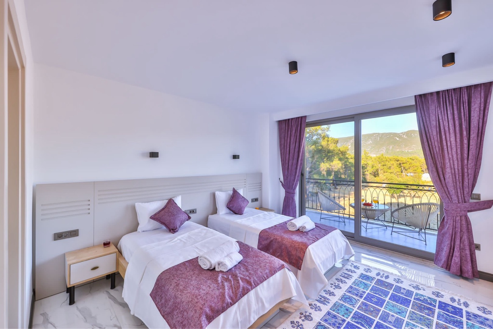 Kaş Uğrar'da Geniş Ailelere Uygun, Özel Havuzlu, Geniş Villa