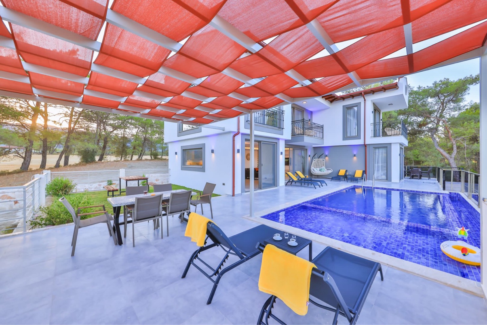 Kaş Uğrar'da Geniş Ailelere Uygun, Özel Havuzlu, Geniş Villa