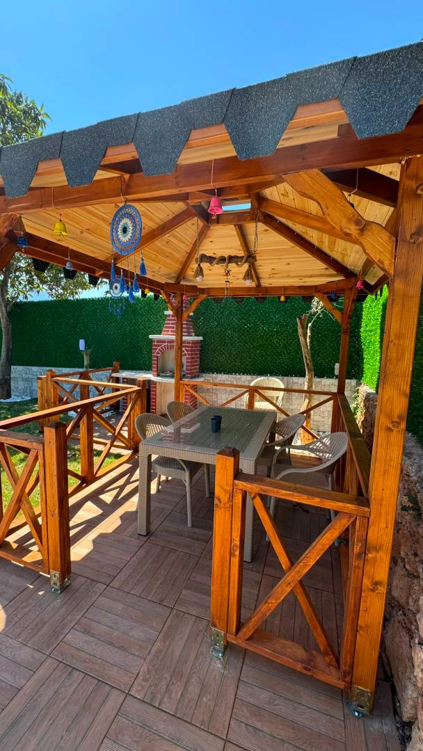 Antalya Konyaaltı'nda Sakin Konumda, Özel Isıtmalı Havuzlu, Modern Bungalov