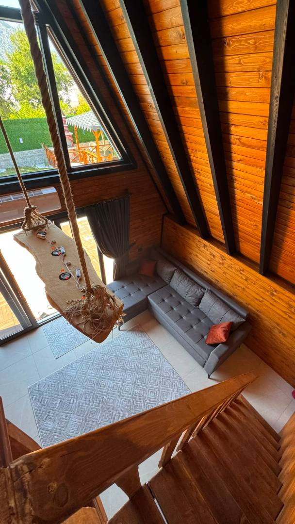 Antalya Konyaaltı'nda Sakin Konumda, Özel Isıtmalı Havuzlu, Modern Bungalov