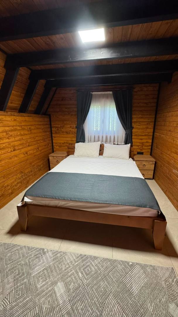 Antalya Konyaaltı'nda Sakin Konumda, Özel Isıtmalı Havuzlu, Modern Bungalov