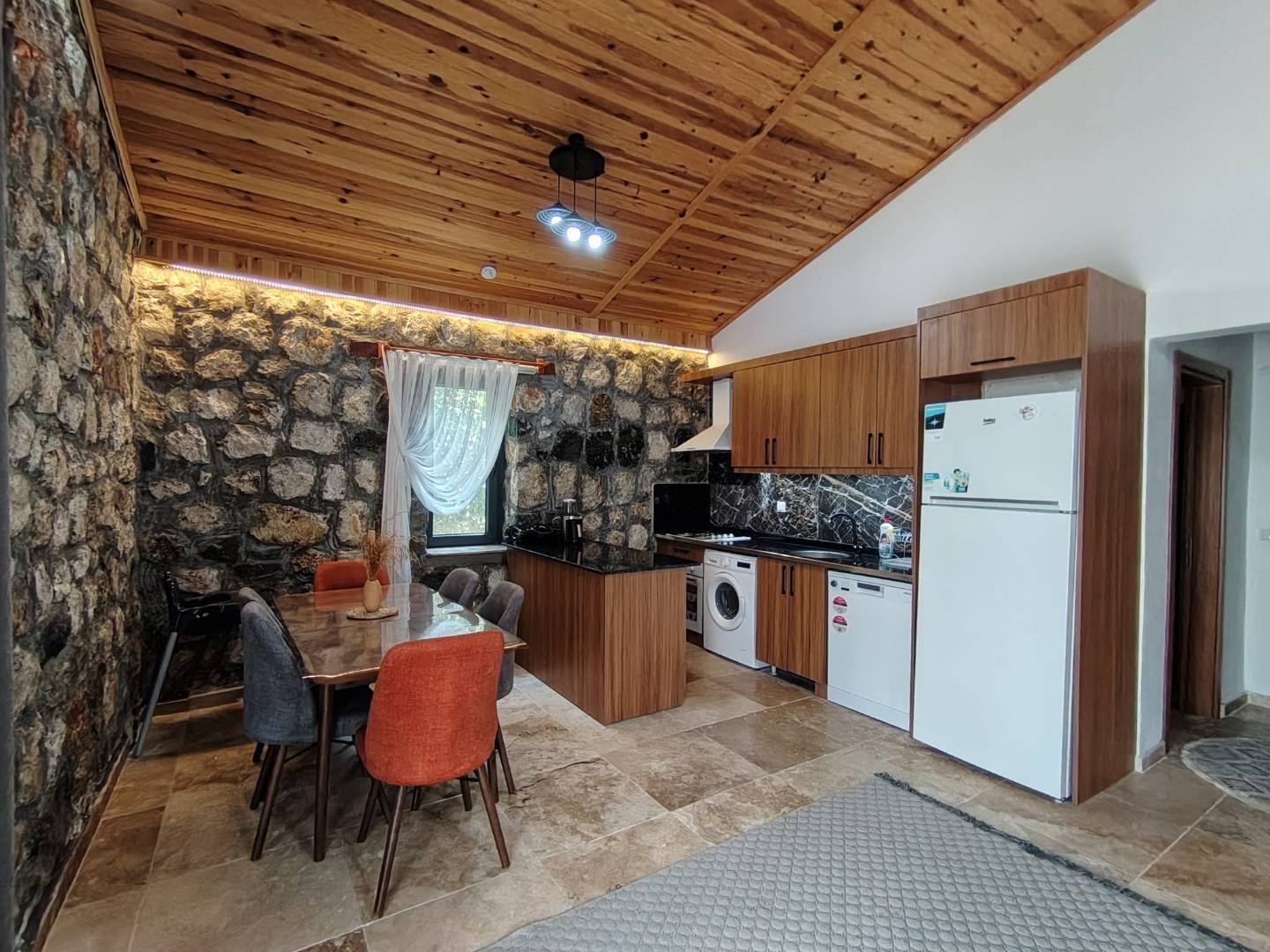 Antalya Kumluca'da Çekirdek Ailelere Uygun, Özel Havuzlu, Taş Villa 43171 — 9