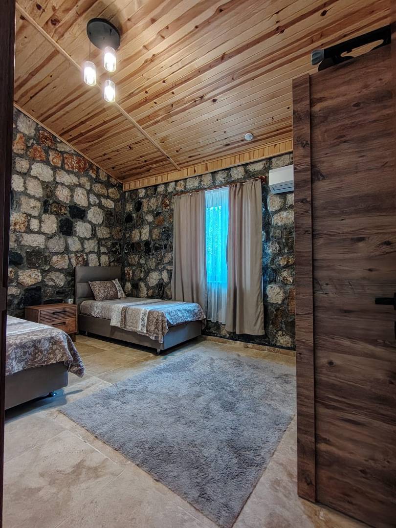 Antalya Kumluca'da Çekirdek Ailelere Uygun, Özel Havuzlu, Taş Villa