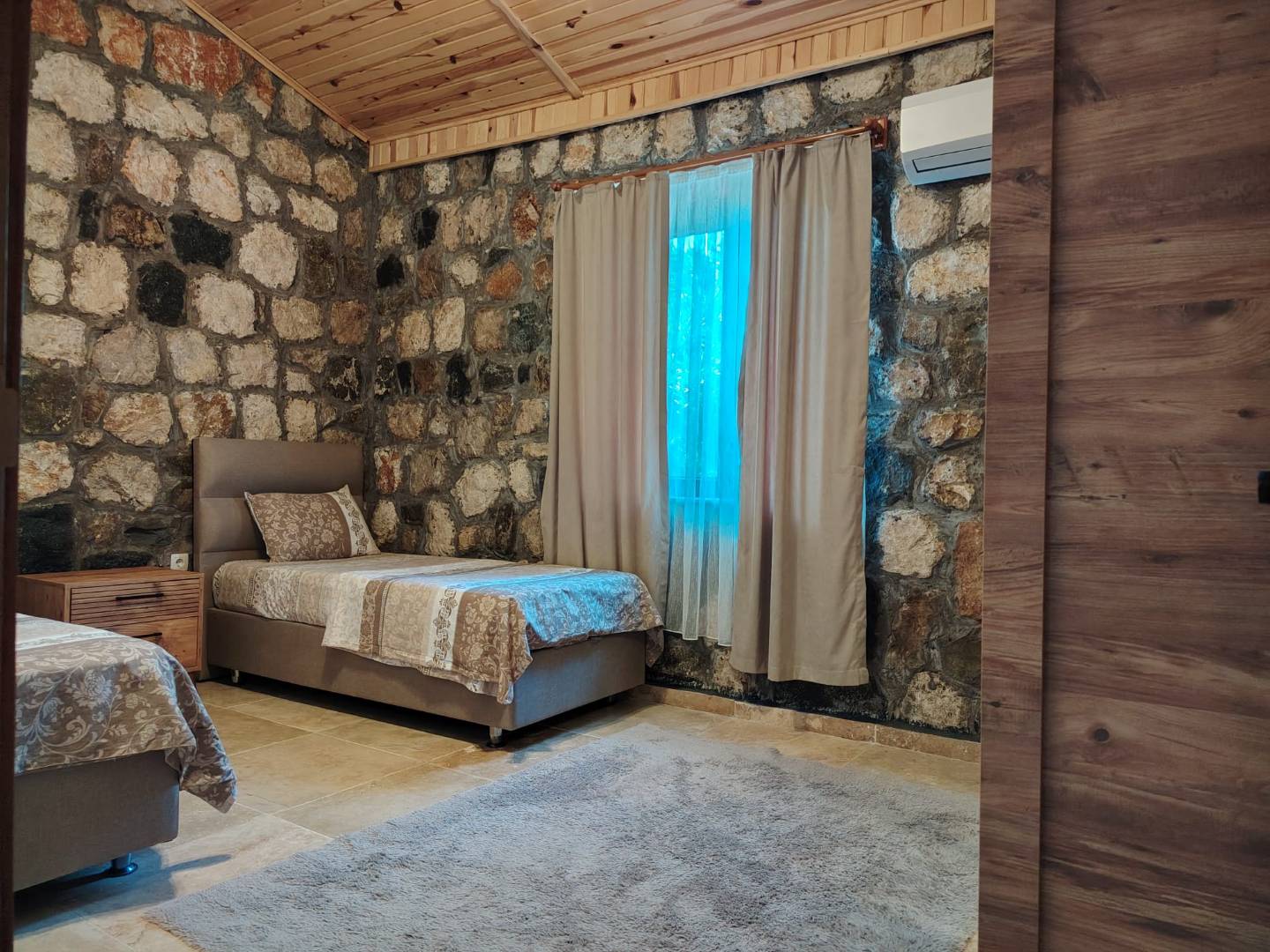 Antalya Kumluca'da Çekirdek Ailelere Uygun, Özel Havuzlu, Taş Villa