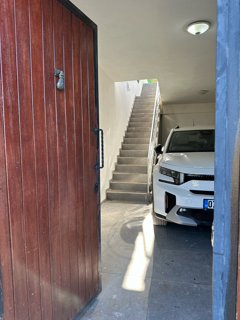 Antalya Kumluca'da Sakin Konumda, Özel Havuzlu, Lüks Tasarımlı Villa