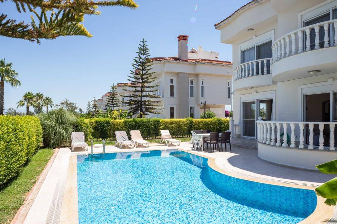 Antalya Serik'te Site İçerisinde, Özel Havuzlu, Konforlu Villa 22609 — 3