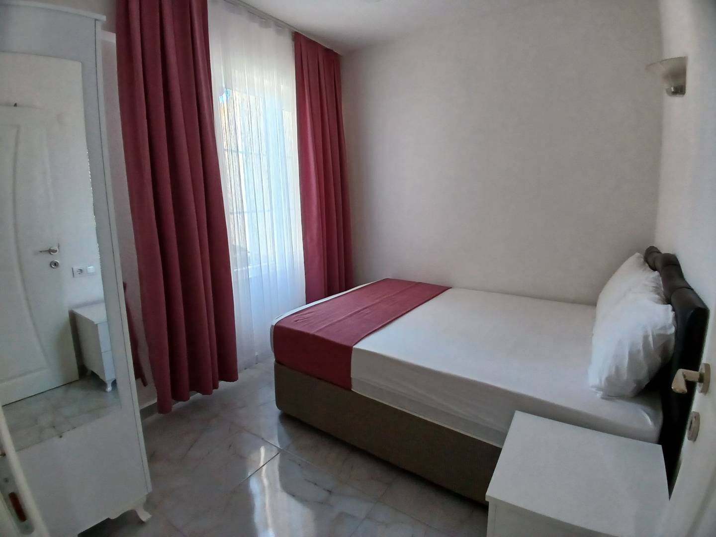 Balıkesir Avşa'da Denize Yürüme Mesafesinde, 1+1, 2 Kişilik Suite Daire