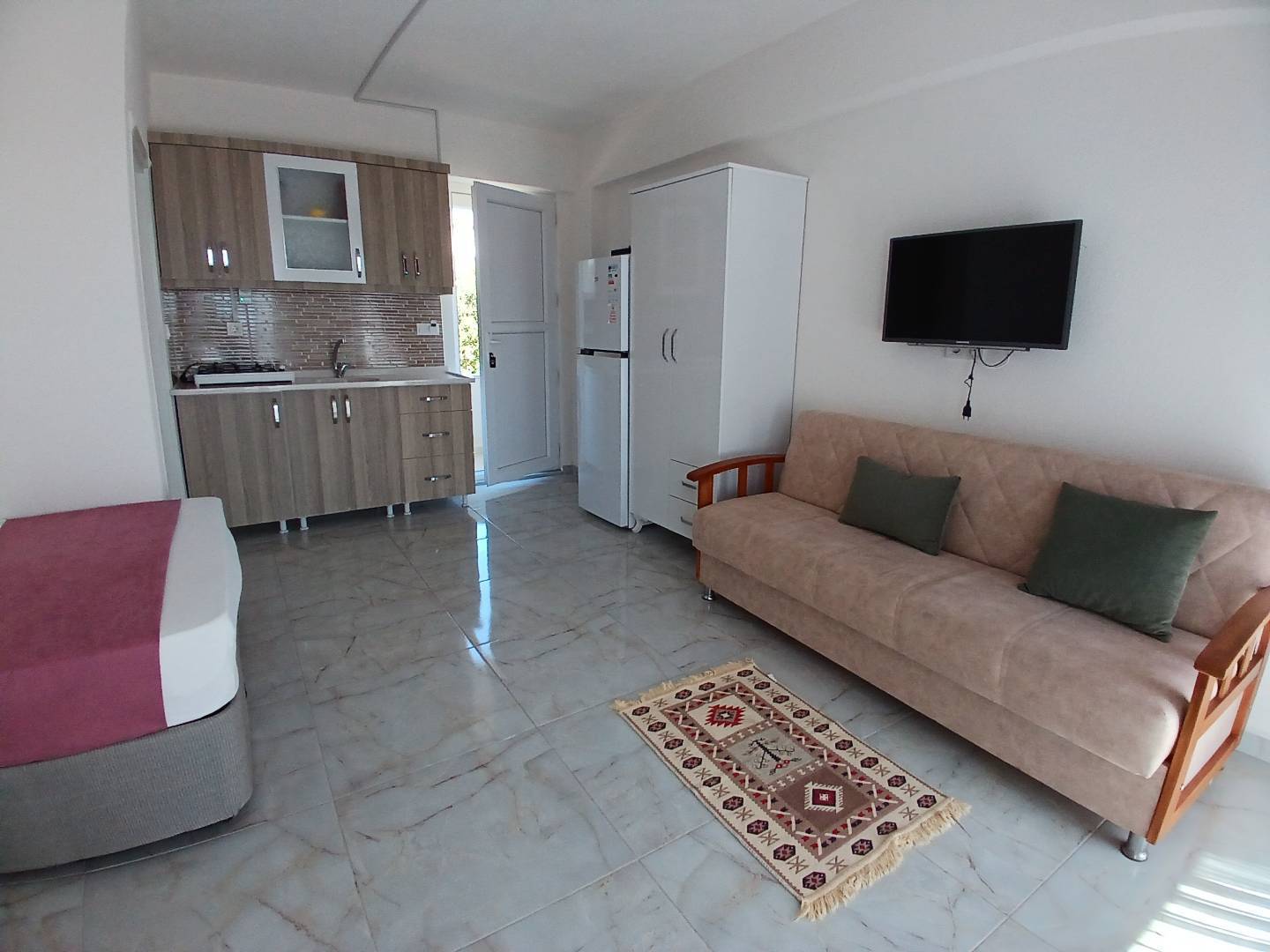Balıkesir Avşa'da Denize Yürüme Mesafesinde, 1+1, 3 Kişilik Suite Daire
