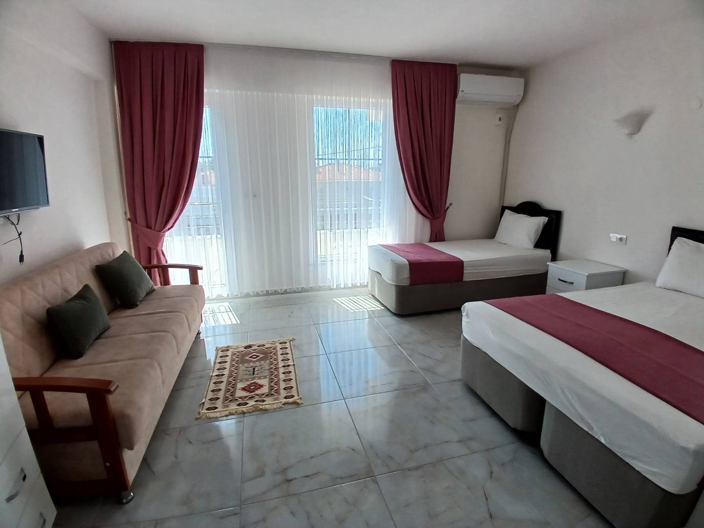 Balıkesir Avşa'da Denize Yürüme Mesafesinde, 1+1, 3 Kişilik Suite Daire