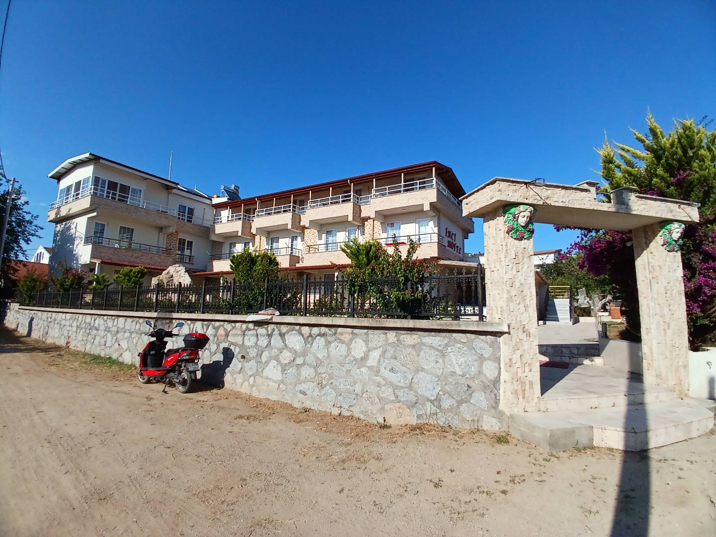 Balıkesir Avşa'da Denize Yürüme Mesafesinde, 1+1, 3 Kişilik Suite Daire