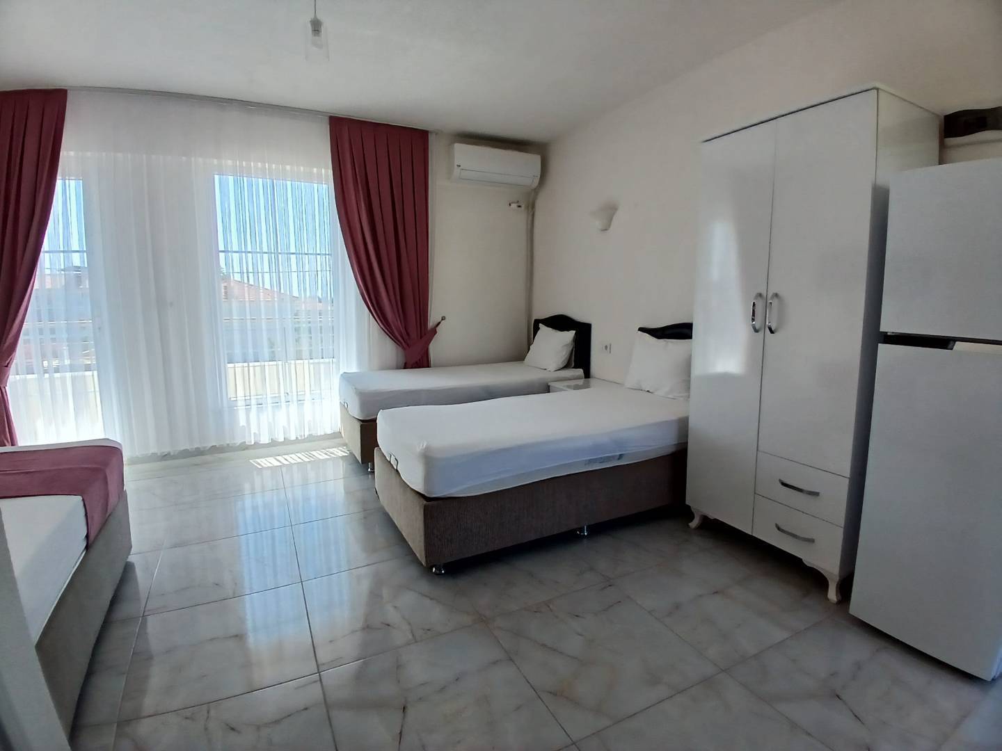 Balıkesir Avşa'da Denize Yakın, 4 Kişilik, Kiralık Suite Daire