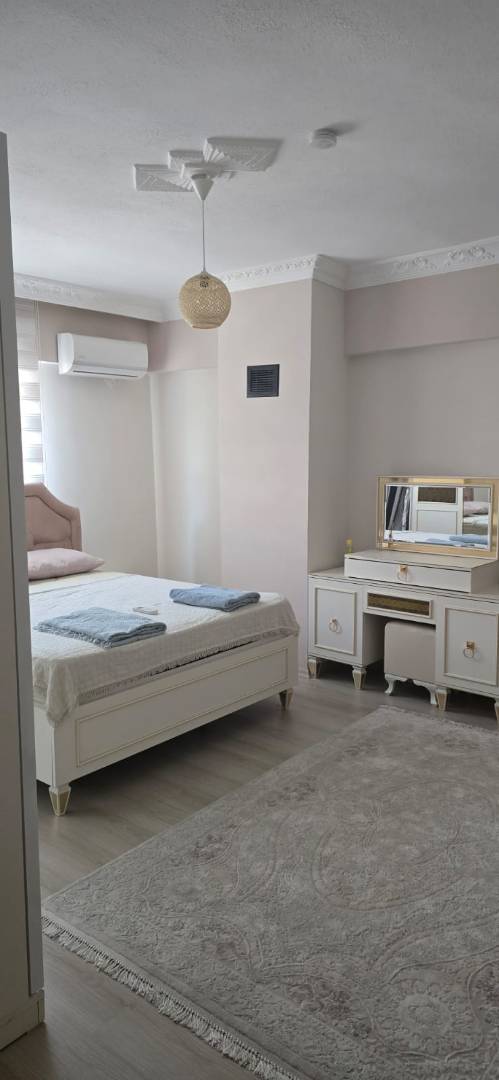 Aydın Didim'de Merkezi Konumda, Geniş Ailelere Uygun, 4+1 Villa