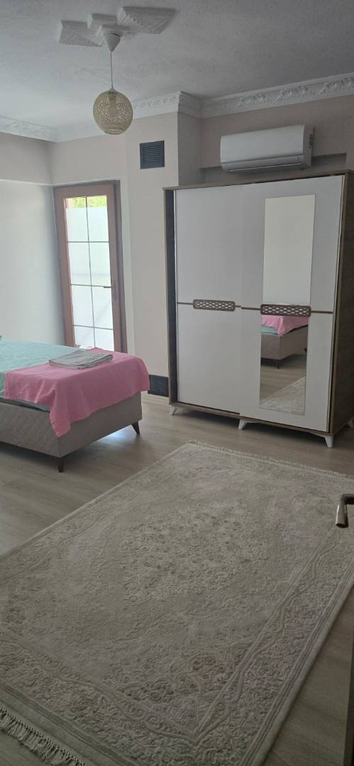 Aydın Didim'de Merkezi Konumda, Geniş Ailelere Uygun, 4+1 Villa