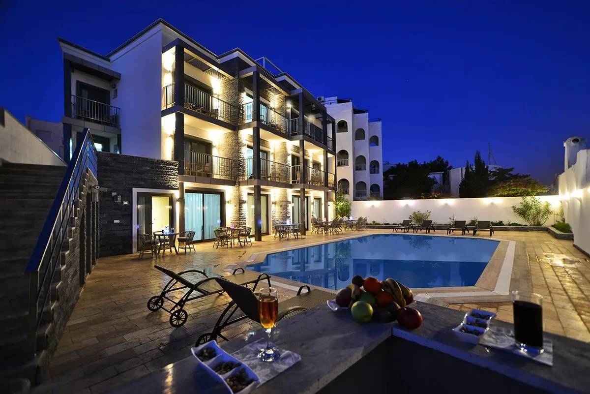 Bodrum Gümbet'te Deniz Manzaralı, Ortak Havuzlu , 1+1 Daire