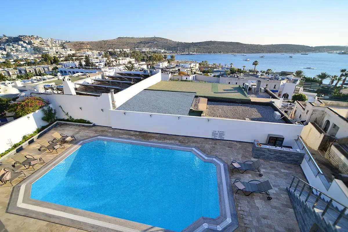 Bodrum Gümbet'te Deniz Manzaralı, Ortak Havuzlu , 1+1 Daire