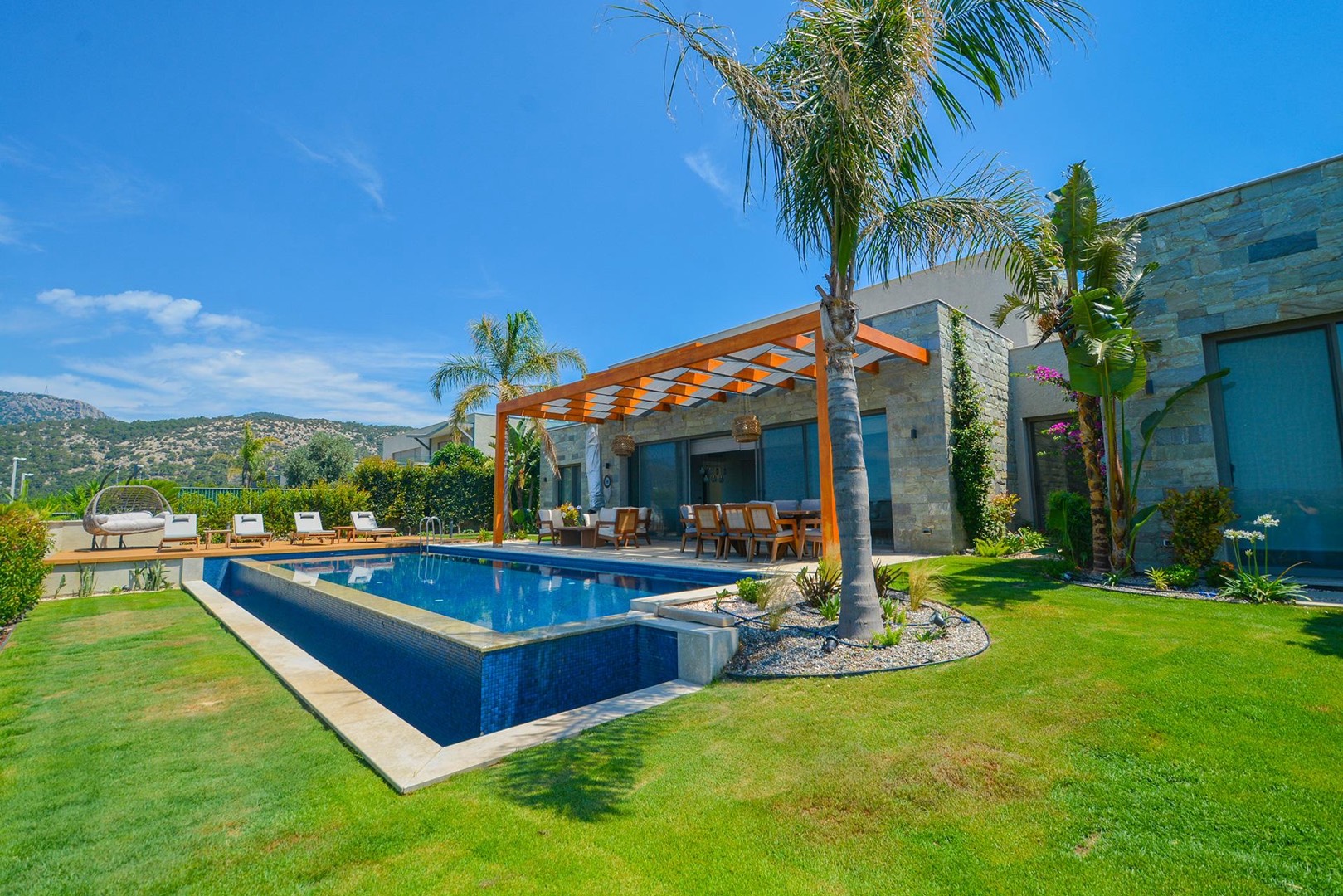 Bodrum Konacık'ta Deniz Manzaralı Özel Havuzlu Malikane 44757 — 2