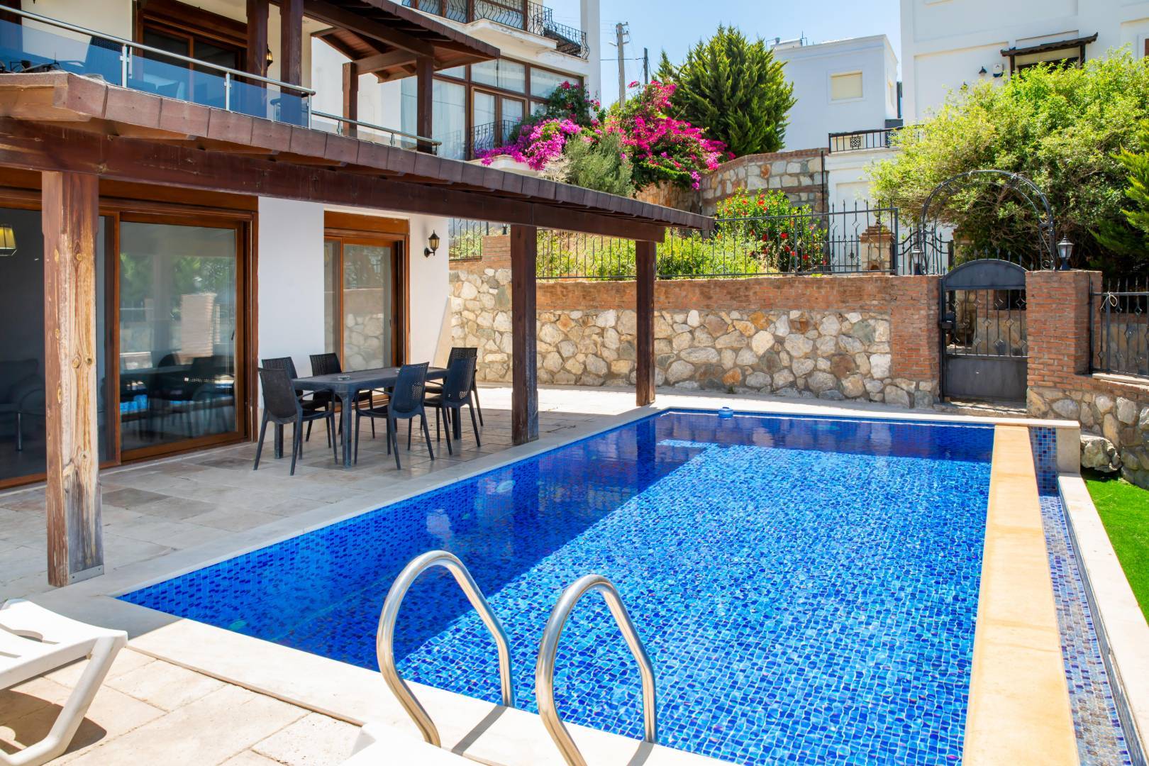 Bodrum Peksimet'de Geniş Ailelere Uygun, Özel Havuzlu, Kiralık Villa 46130 — 2