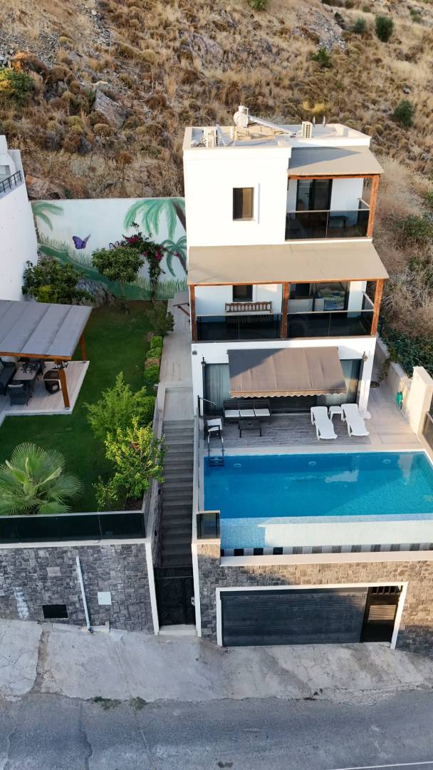 Bodrum Peksimet'te Enfes Deniz Manzaralı, Özel Havuzlu, Kiralık Villa 42689 — 2