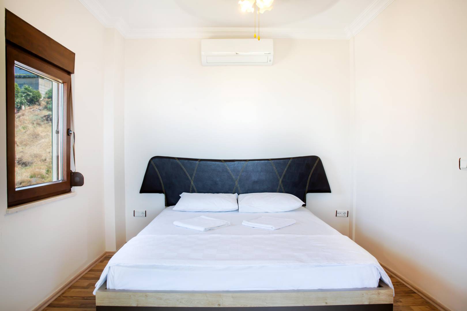 Bodrum Peksimet'te Göz Alıcı Deniz Manzaralı, Özel Havuzlu, 2+1 Villa