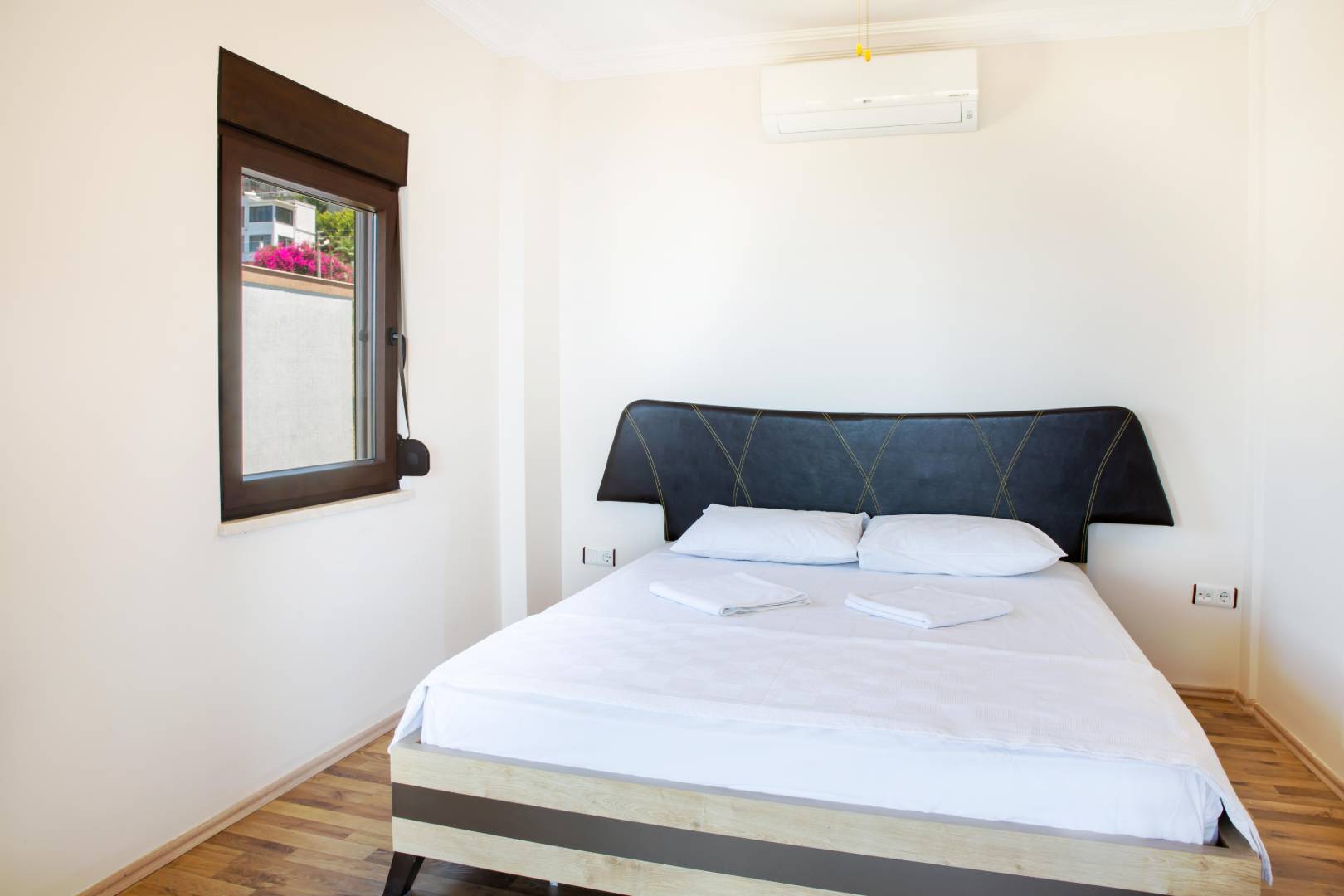 Bodrum Peksimet'te Göz Alıcı Deniz Manzaralı, Özel Havuzlu, 2+1 Villa