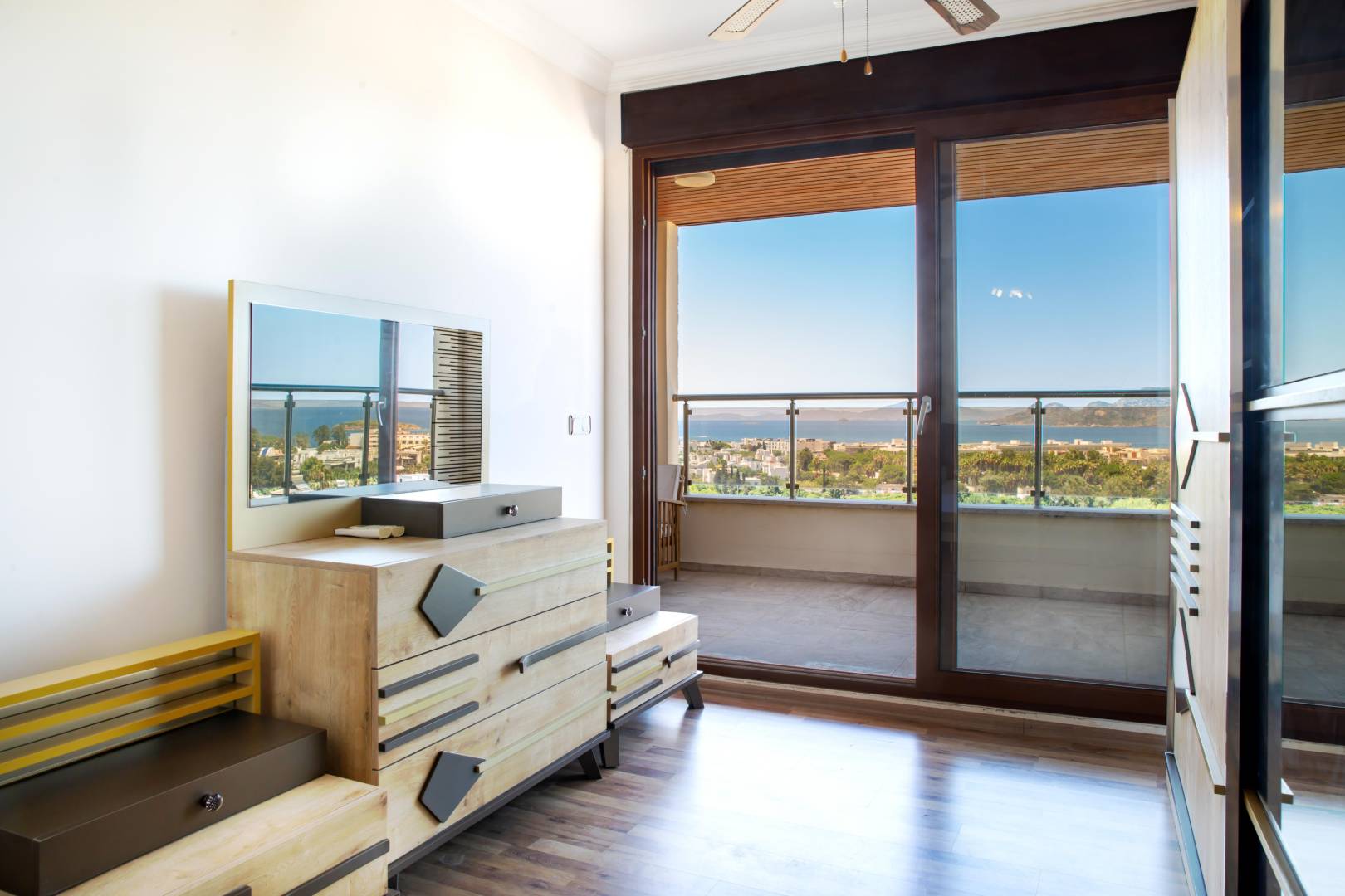 Bodrum Peksimet'te Göz Alıcı Deniz Manzaralı, Özel Havuzlu, 2+1 Villa
